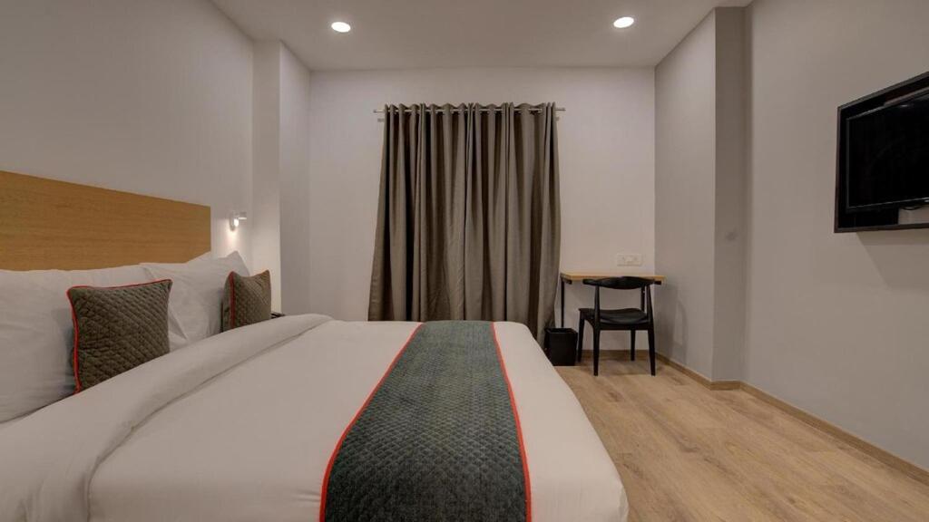 Hotel Eureka Grand 구와하티 외부 사진